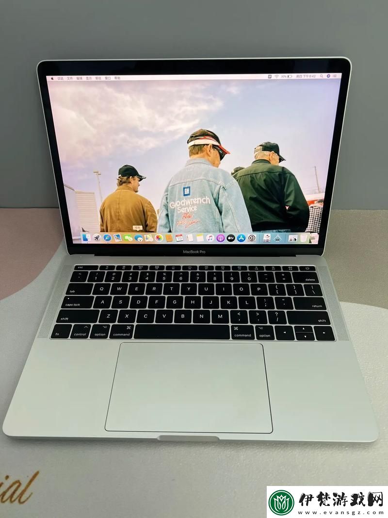 17macbookpro13炒作風(fēng)潮下的科技笑話