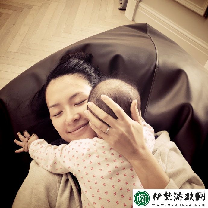 姬小滿流著口水紅著臉