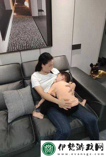 羽月希在線授乳月希喂奶