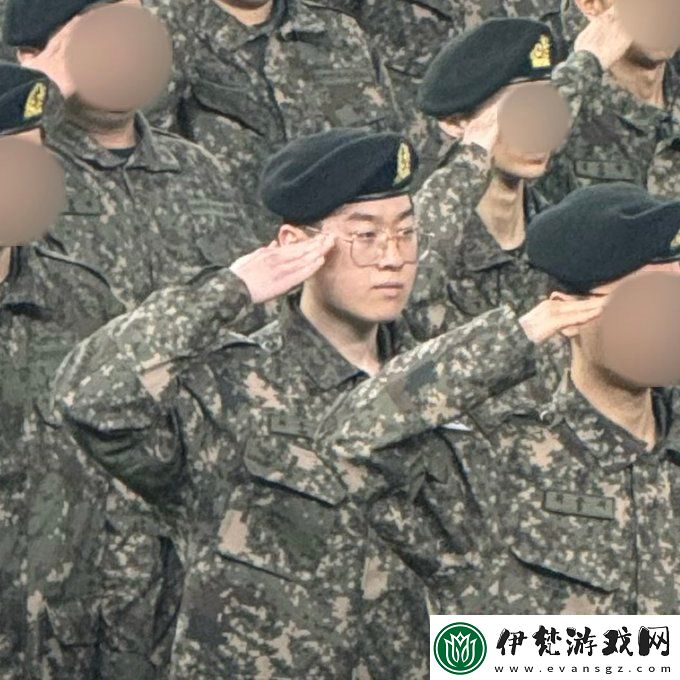 二等兵崔祐齊！忠！誠！Zeus結業照片流出