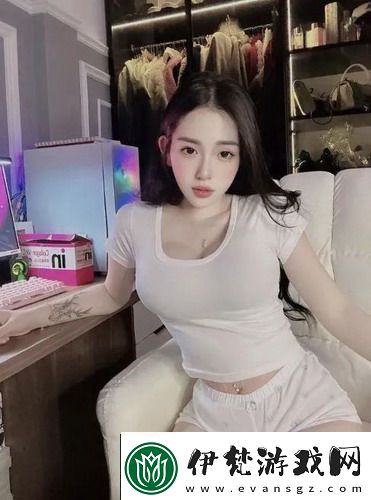 蘭姨捂著嘴怕發出聲音吵到
